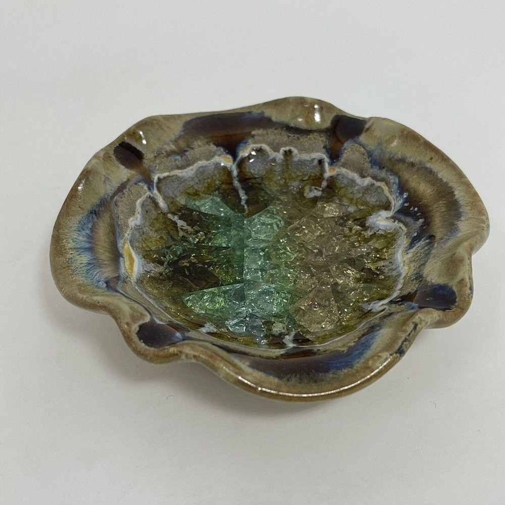 Small Round Glass Crystal Bottom Scalloped Edge Trinket Dish Ashtray Multicolor - Picture 8 of 11